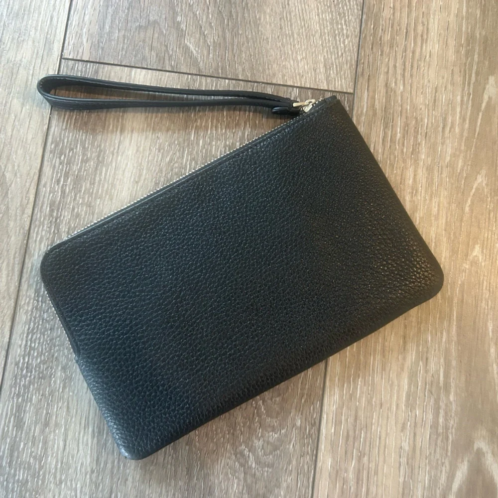 NEW Kate Spade New York Women's Leila Pebbled Leather Medium Top Zip Wristlet